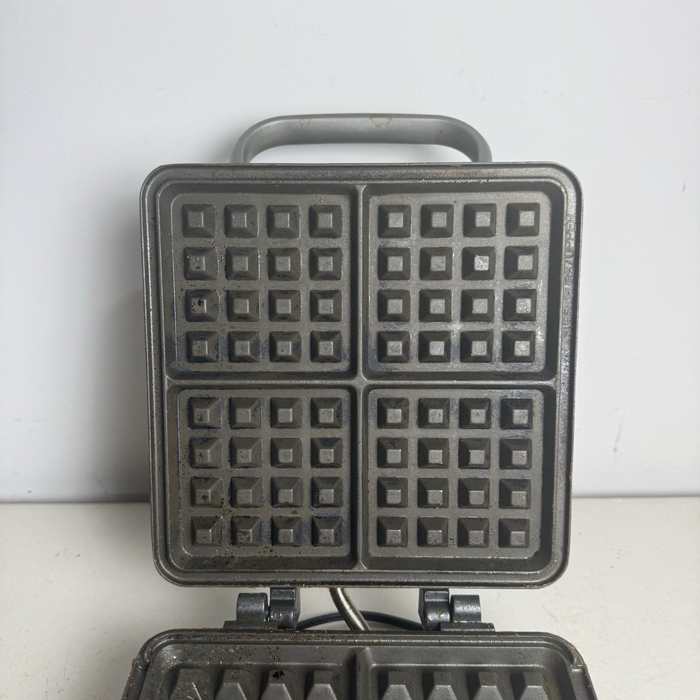 Cuisinart WAF300 1200 W Belgian Waffle Maker - Stainless Steel Non-Stick Works - Picture 4 of 9